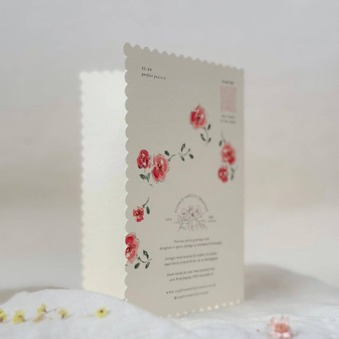 'Happy Birthday Beautiful' Scalloped Edge Card