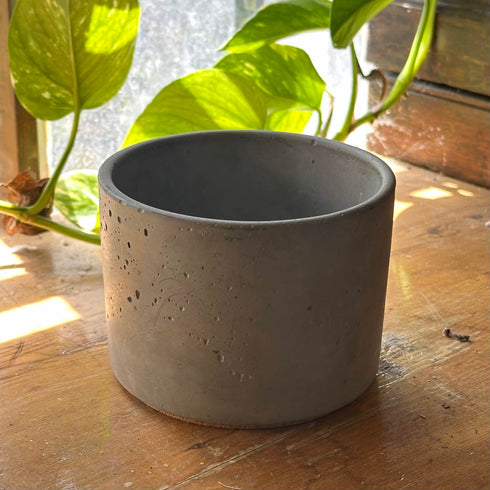 Round Light Grey Concrete Planter 11cm