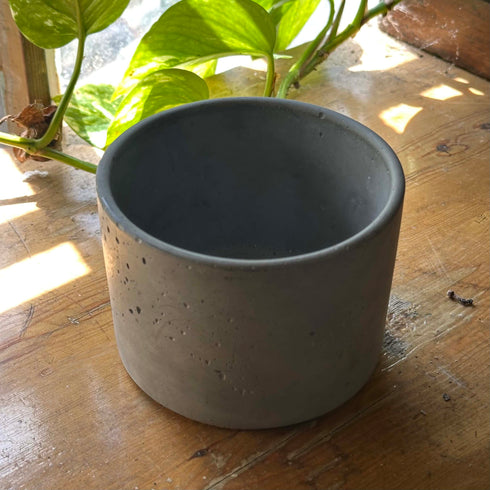 Round Light Grey Concrete Planter 11cm